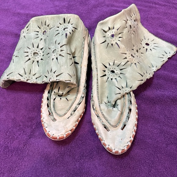 Women's Laser-Cut Boots - Picture 4 of 16